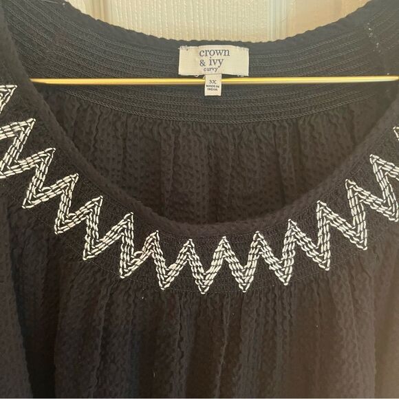 Crown & Ivy Black Top with White Embroidery & Tassles - Picture 3 of 6